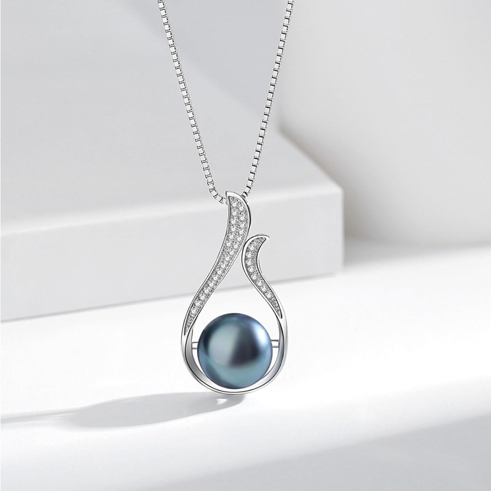 BAMIKI Black Pearl Pendant Necklace